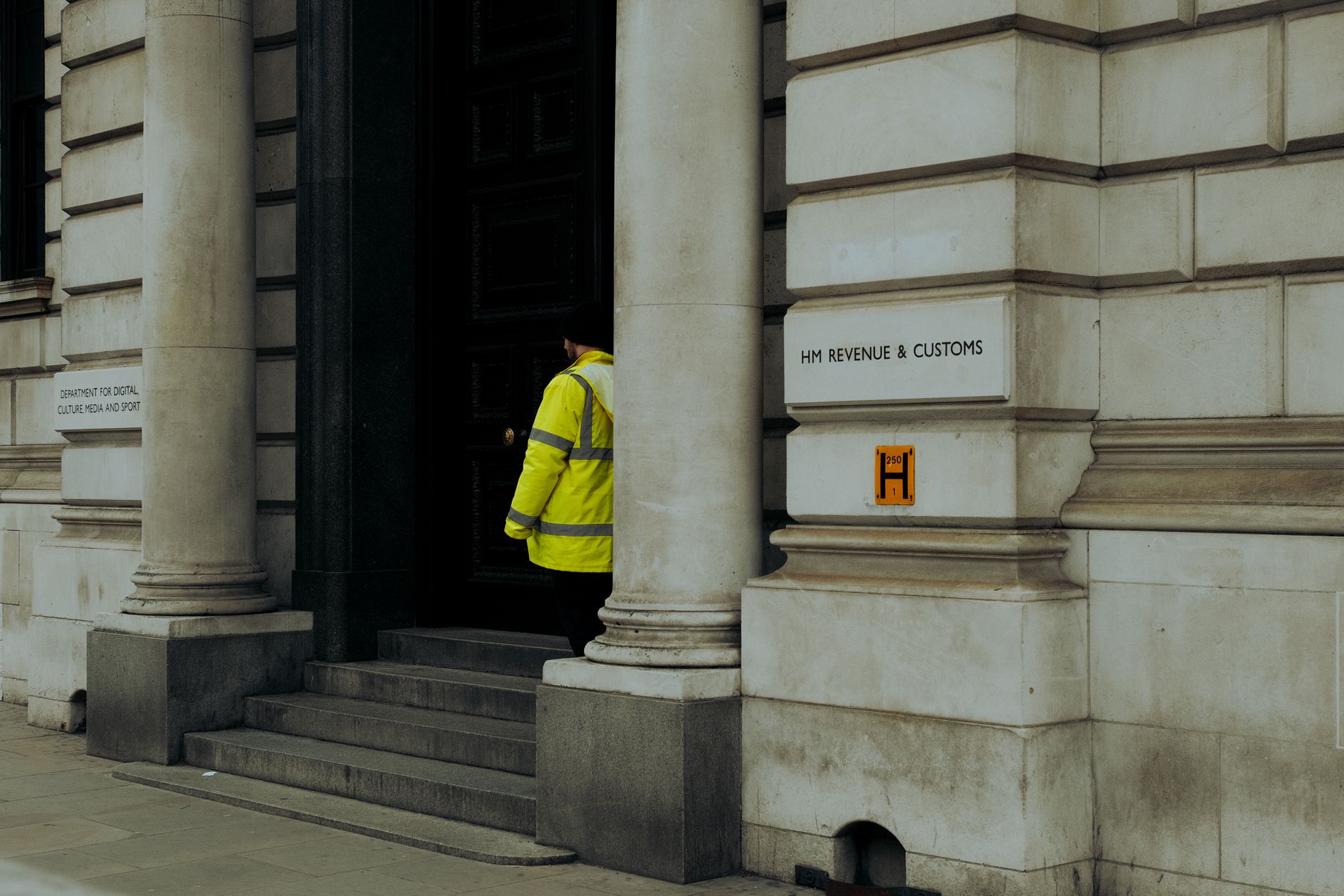 How to Find Public Sector Contracts in the UK